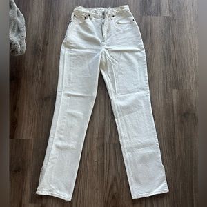 Abercrombie Curve Love Ultra High Rise 90s Straight Jeans - Cream Size 28